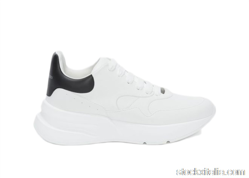 Outlet Alexander McQueen Oversized Runner Optic White Black 575425WHRU39034