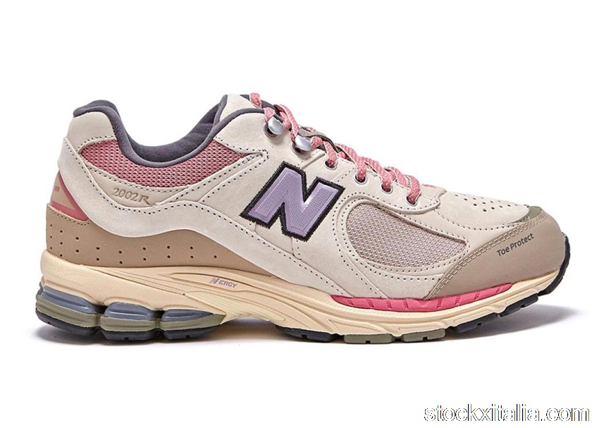 Outlet New Balance 2002R Hiking Pack Beige M2002RWL